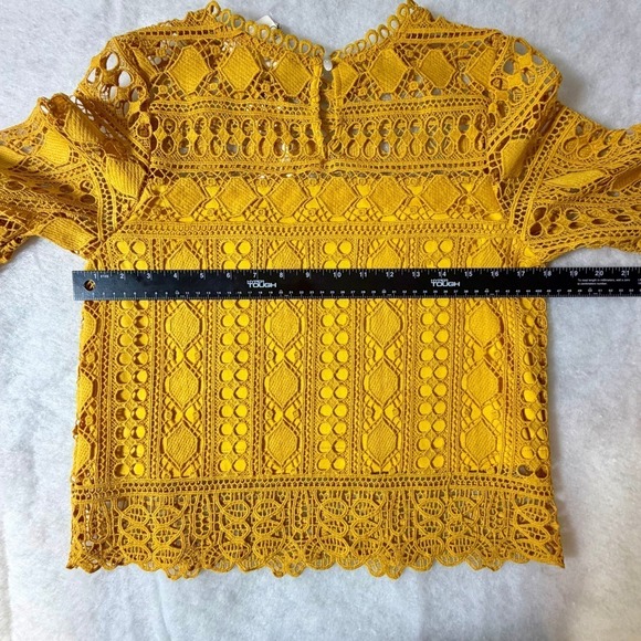 Ellison NWT Mustard Yellow Geometric Lace Bell Sleeve Top KT-1515-6 Womens Small - Picture 8 of 9
